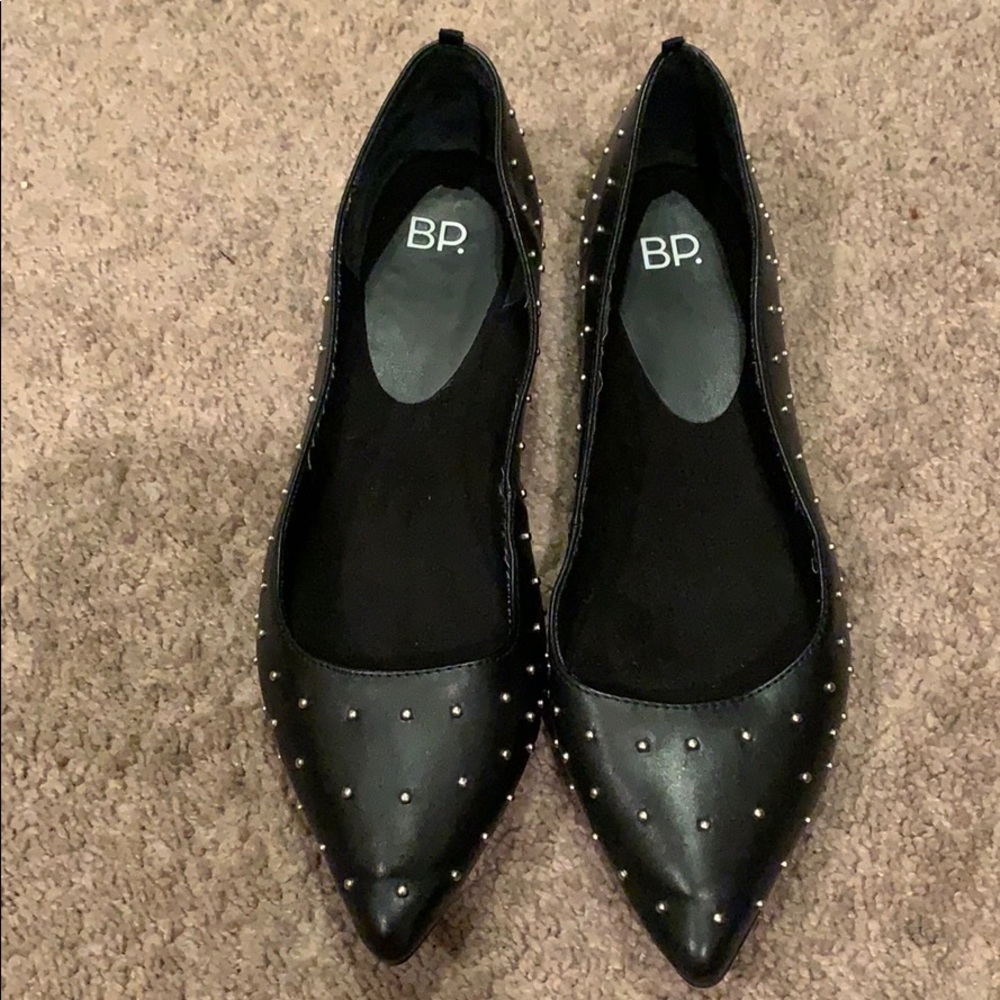 Size 9 studded flats